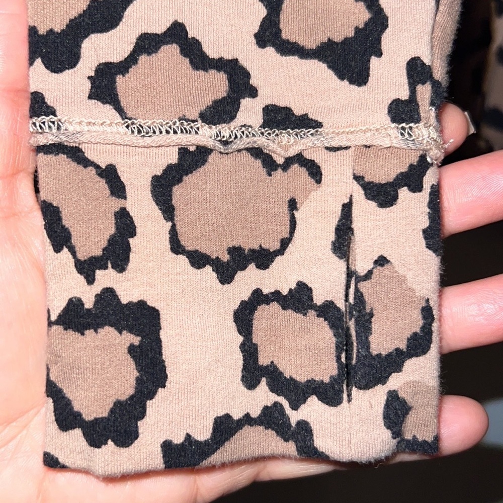Woman’s Leopard Top - Picture 4 of 5